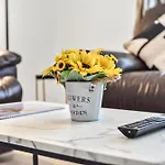3 Bedroom Flat In Wandsworth