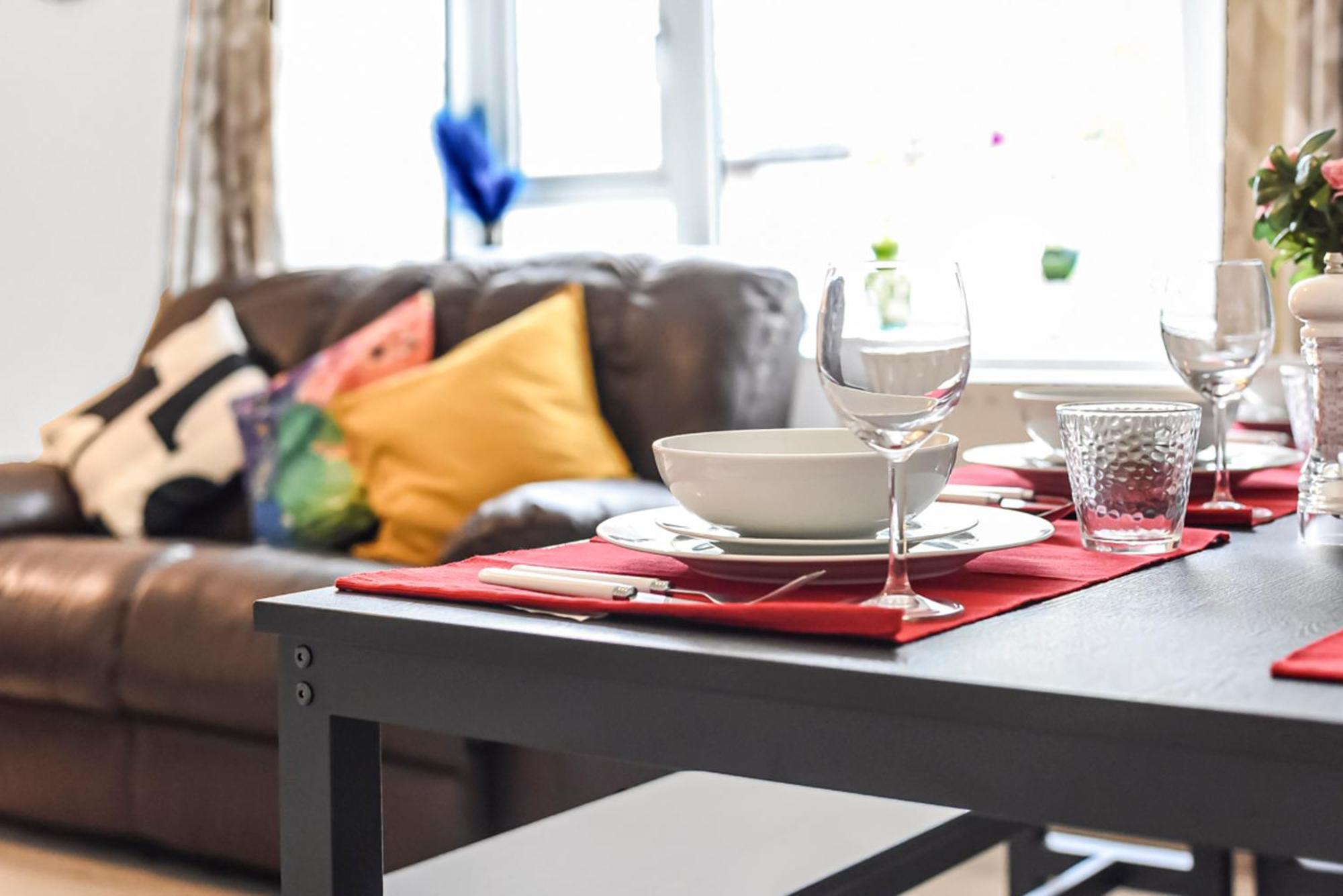 3 Bedroom Flat In Wandsworth Apartment *
