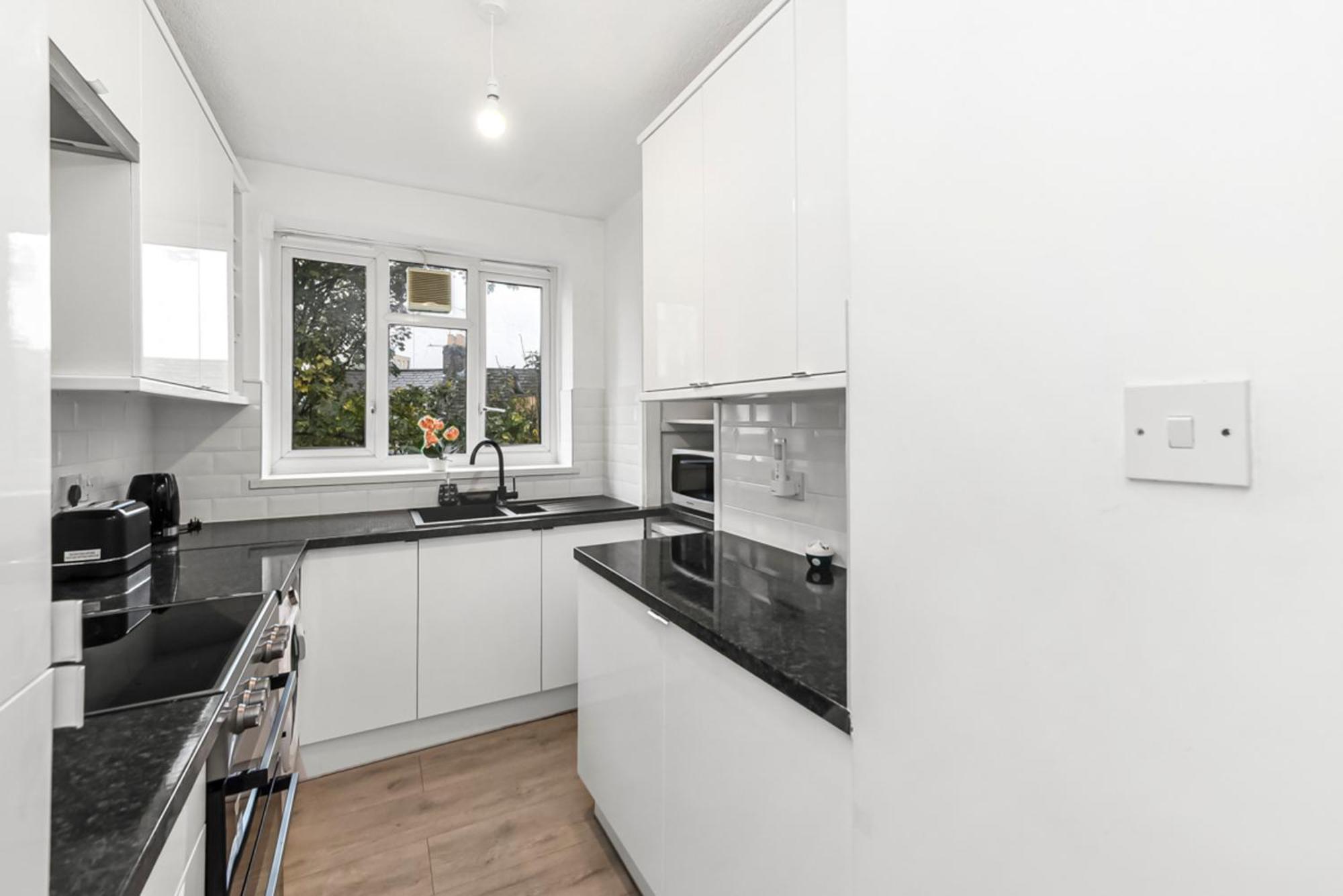 3 Bedroom Flat In Wandsworth Appartamento Londra